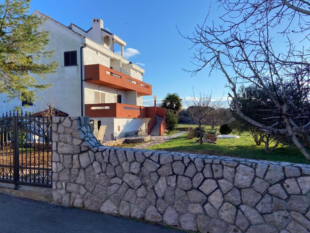 Family Tomy Apartment Punat